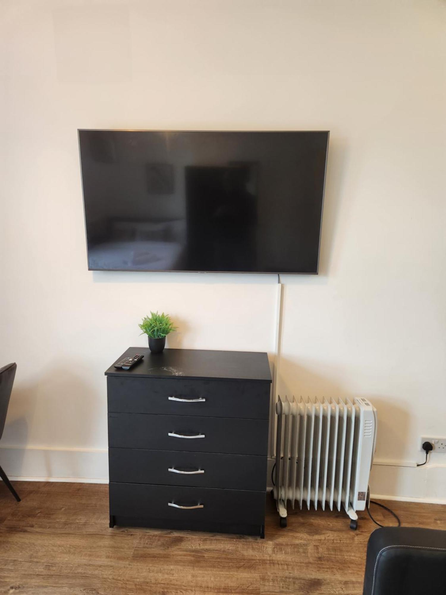 Immaculate 1-Bedroom In Greenhithe Buitenkant foto
