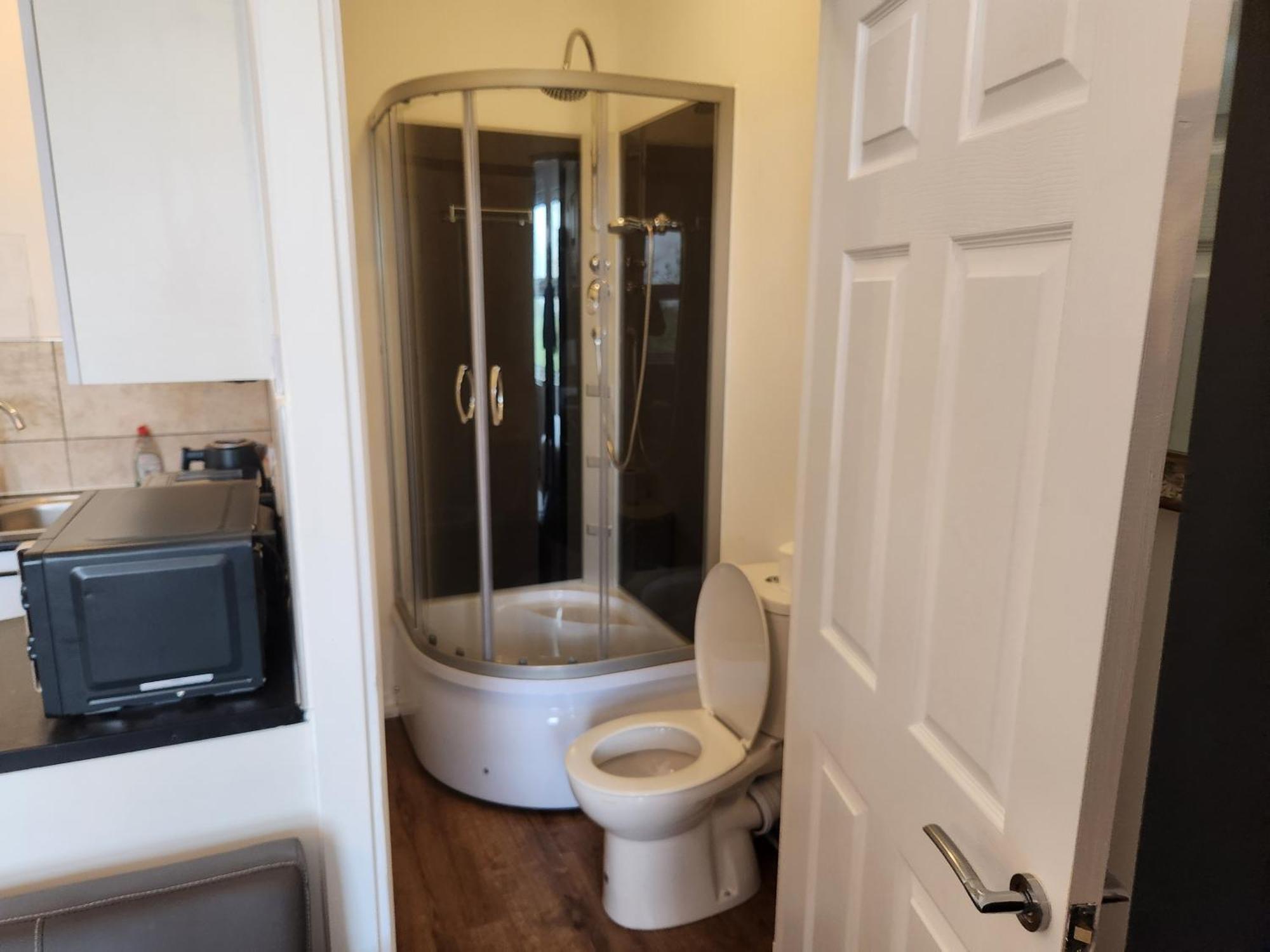 Immaculate 1-Bedroom In Greenhithe Buitenkant foto